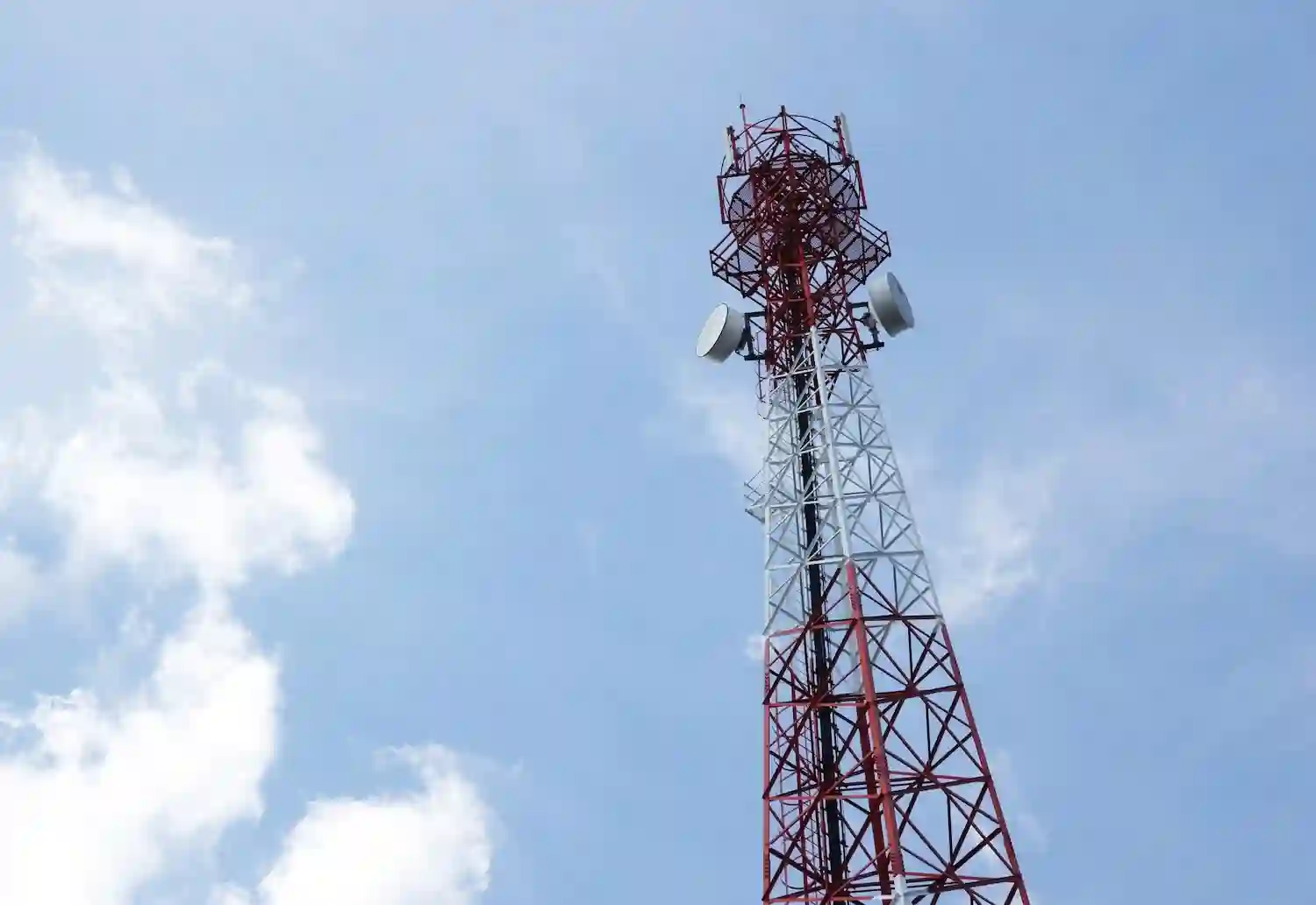 antena vista desde abajo.